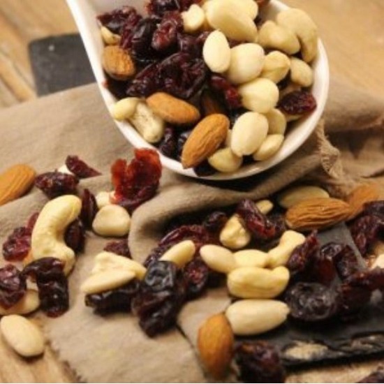 Mix alune,nuci coapte si merisoare 1 kg Mix alune,nuci coapte si merisoare 1 kg